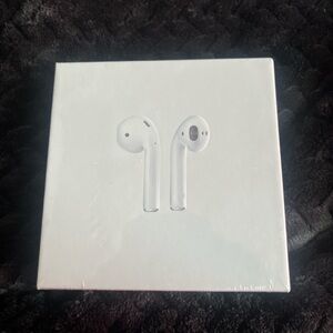 Apple AirPods Wireless Charging Case in White